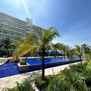  Apartment Beachfront Bliss-2br Haven Steps From Sandy Shores Colombia