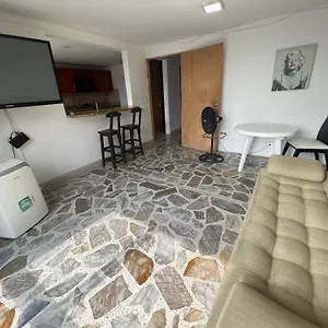 Apartamento Apartamento Comodo En Laureles, Grande , Centrico , Bien Ubicado Apto303